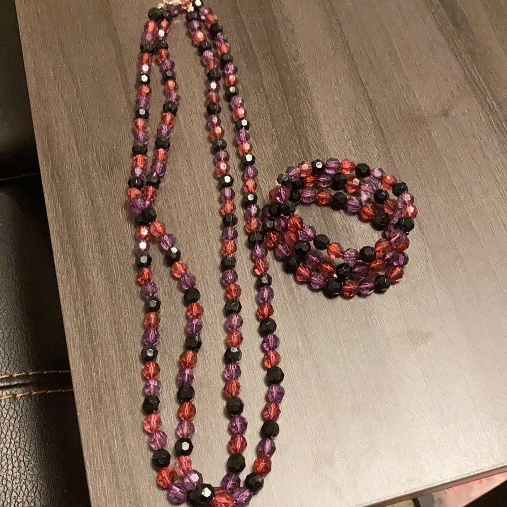 Necklace and bracelet set